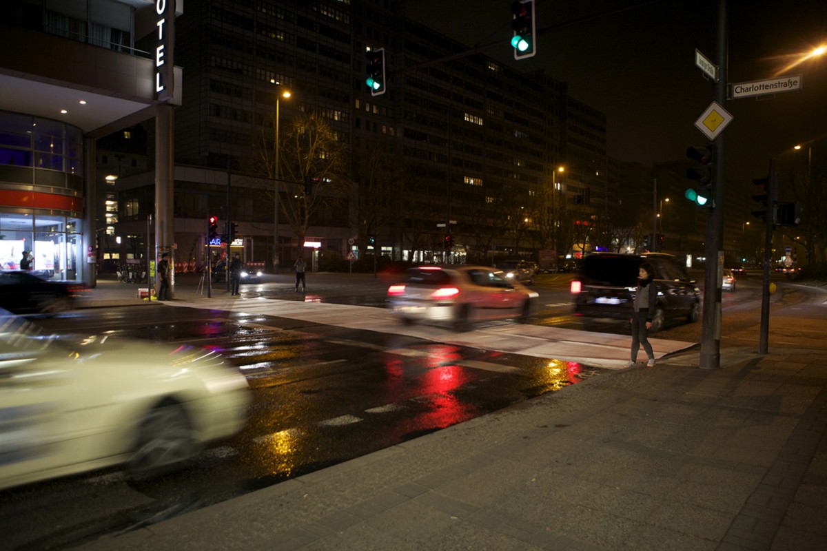 Jeewi Lee, STRASSENQUERSCHNITT